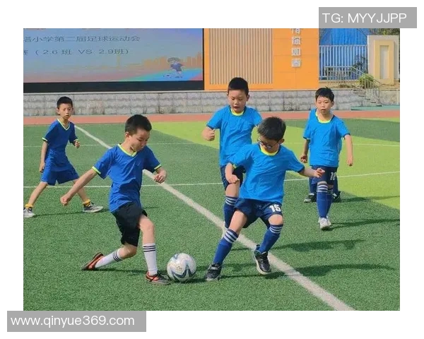 足球明星训练期间的趣味活动与放松方式揭秘